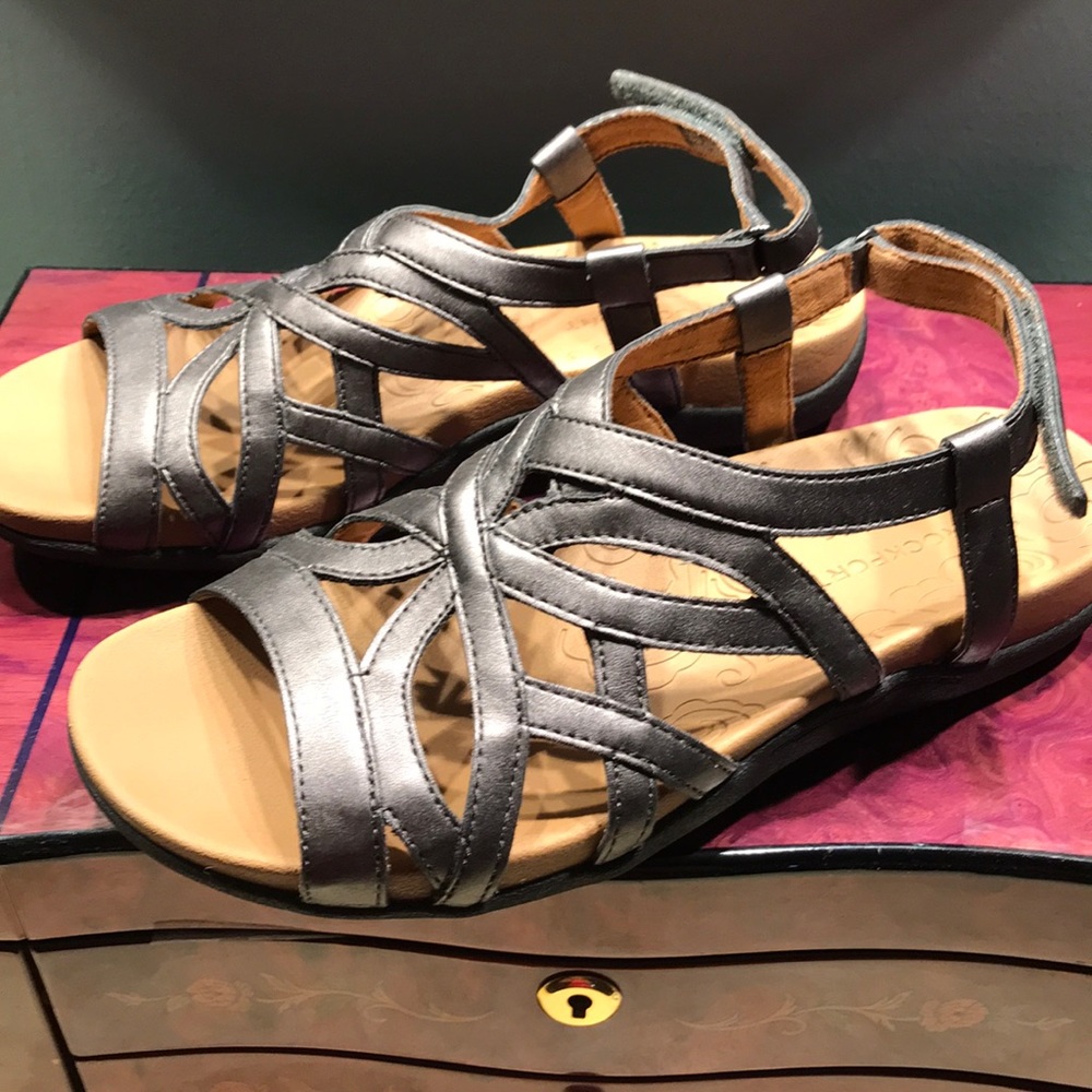 Rockport sandals size 8